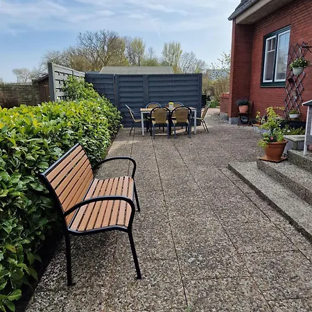 Apartment Haus-albertsdorf-am-dorfteich-|-wohnung-2-west *