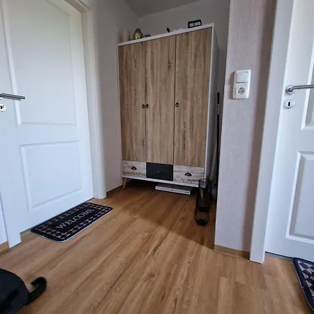 Apartment Haus-albertsdorf-am-dorfteich-|-wohnung-2-west