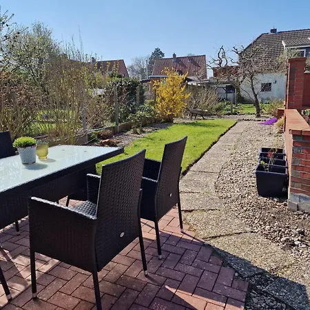 Apartment Haus-albertsdorf-am-dorfteich-|-wohnung-2-west *