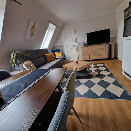 Haus-albertsdorf-am-dorfteich-|-wohnung-2-west