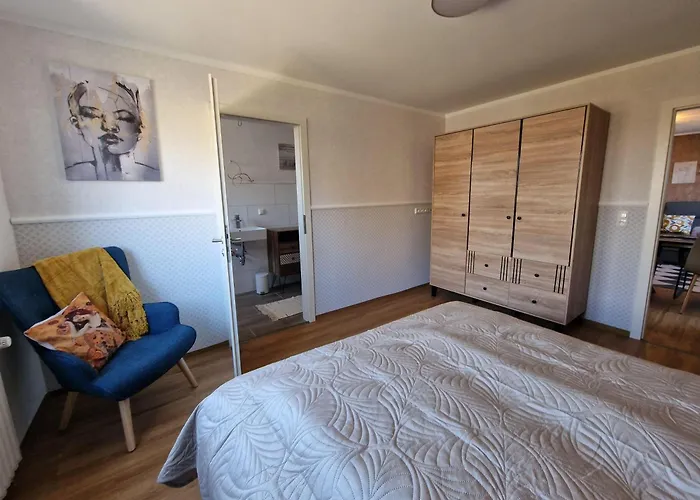 Haus-fehmarn-am-dorfteich-|-wohnung-2-west *